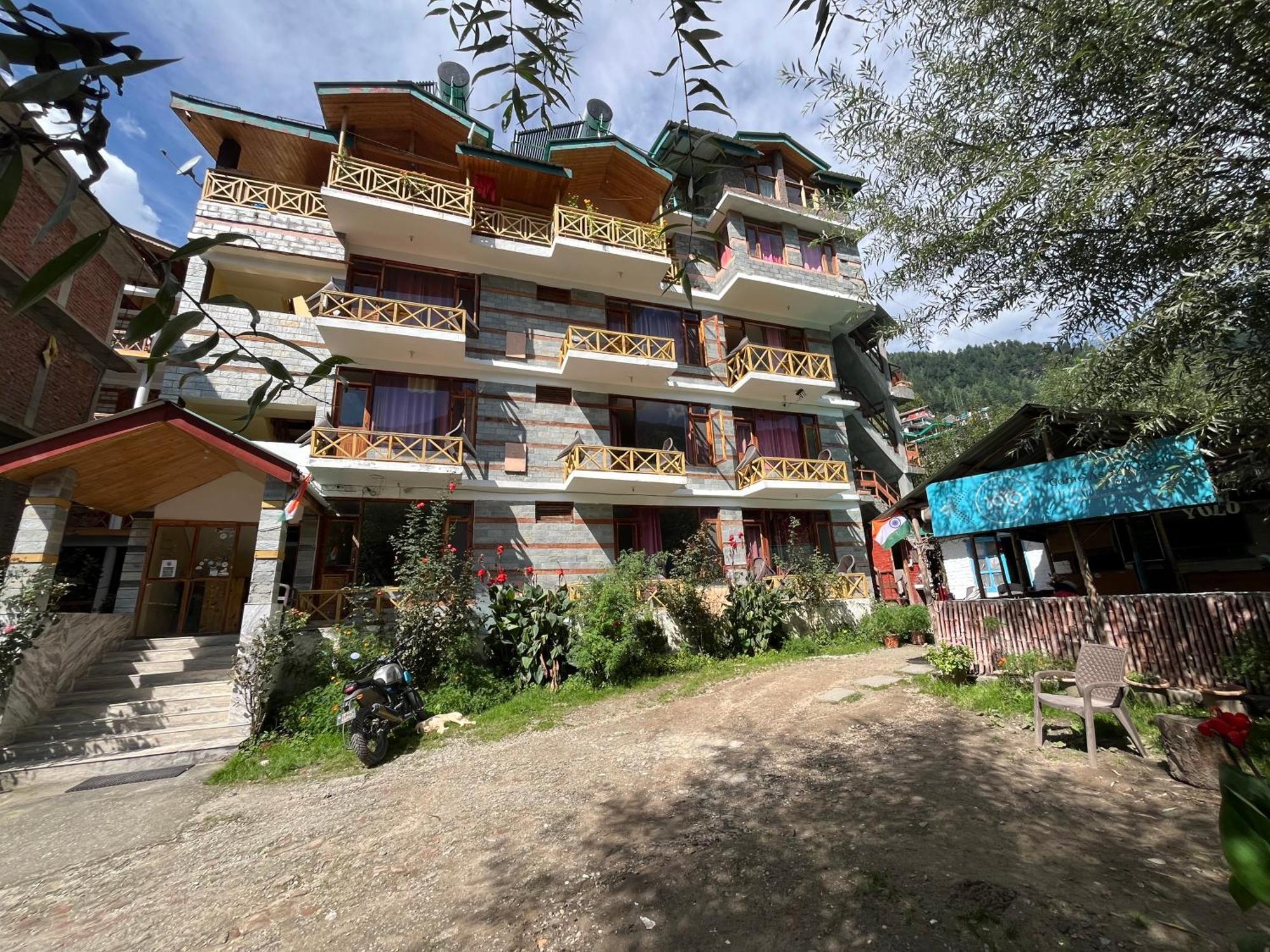 Yolo Social - The Social House & Cowork - Manali Hostel - Manali (Himachal Pradesh), Manali